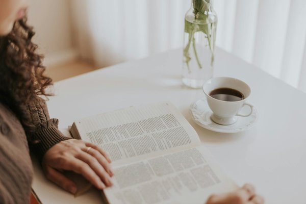 Quelle est la meilleure technique de lissage des cheveux en 2023 ?