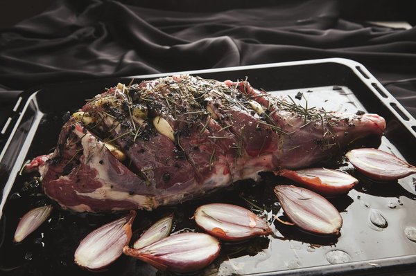 Drap plat vs drap housse : quelle est la différence ?